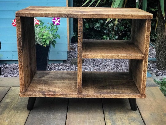Vinyl record storage unit for albums with space for amp and turntable