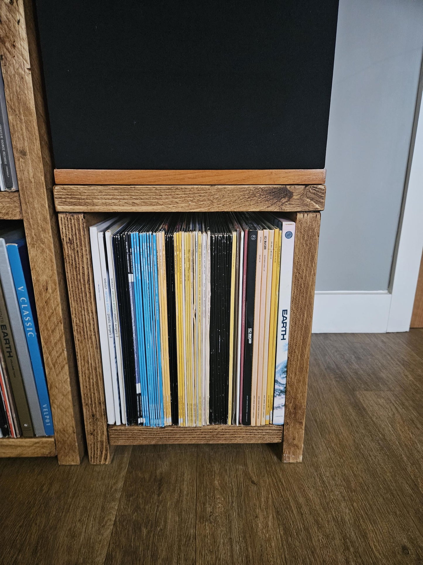 The Chester - Speaker Stand / Vinyl Storage - Chunky Pine
