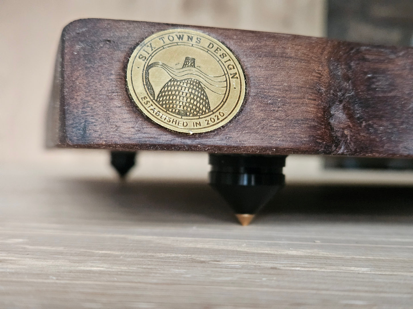 Live Edge Turntable Isolation Plinth